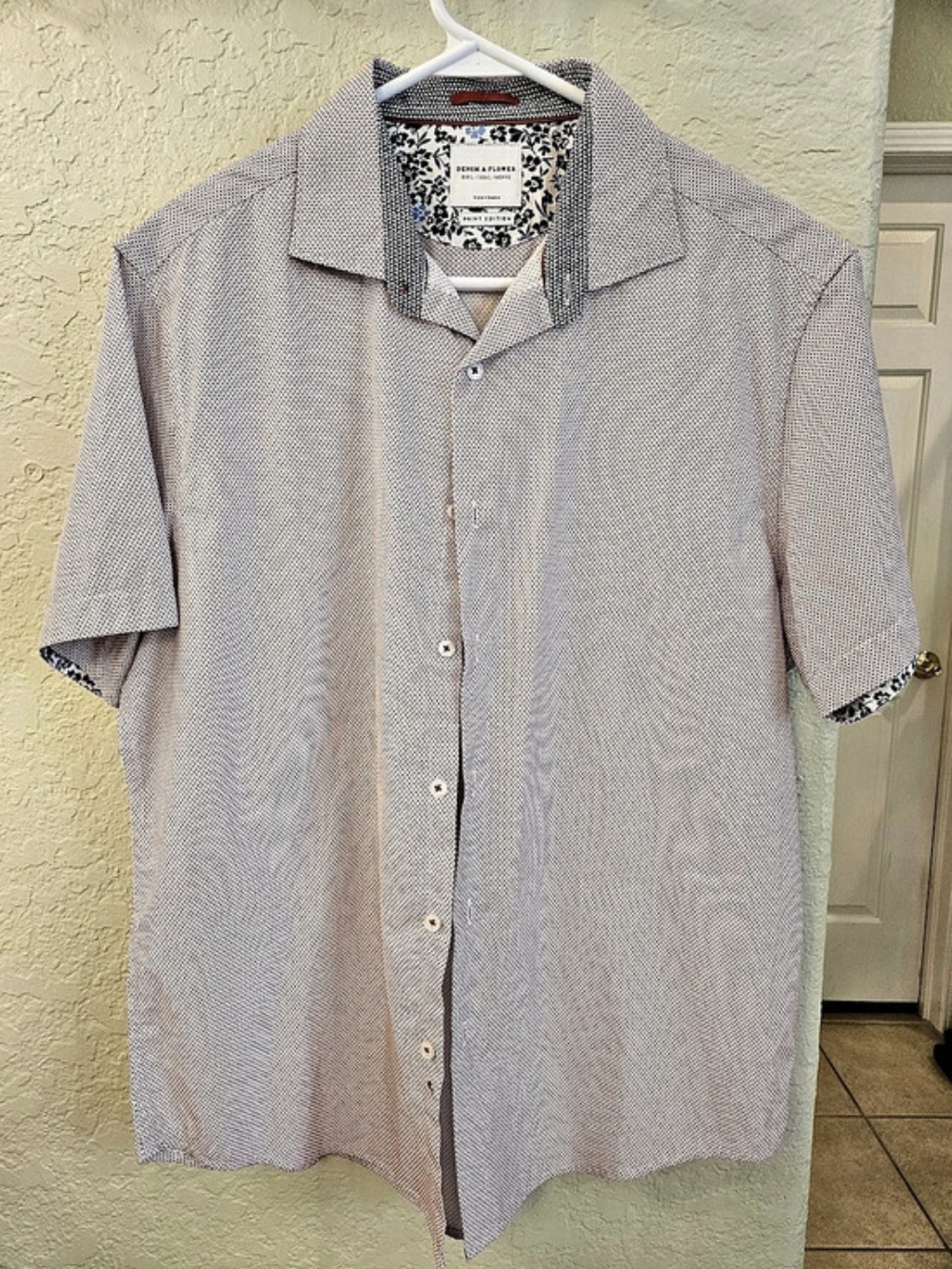 Robert Graham Men's Short Sleeve Button Down in Pink & White